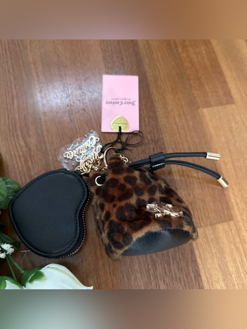 Juicy Couture Leopard Faux Fur Key & Heart Card Holder in Brown and Black